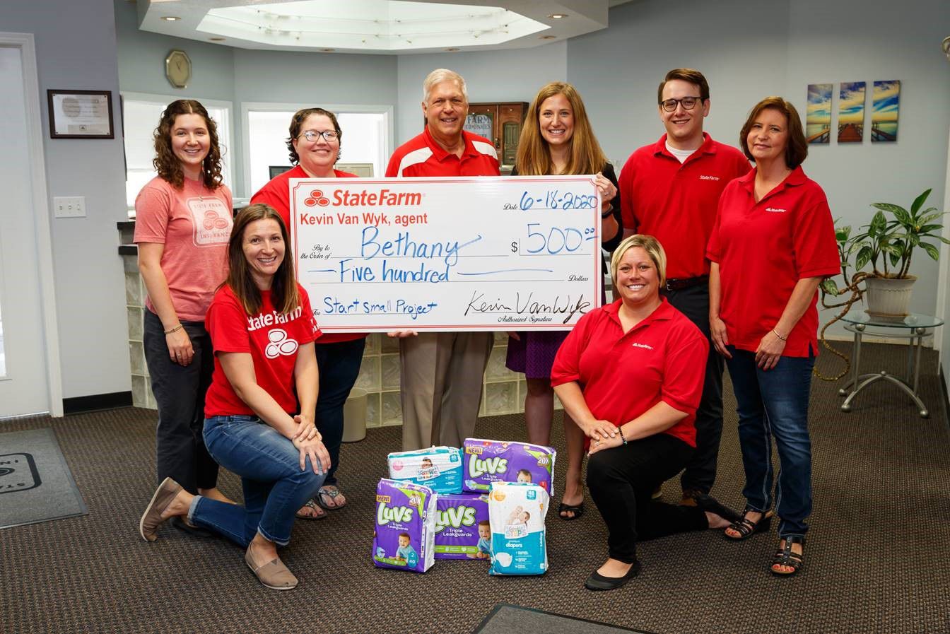 Van Wyk State Farm Agency awards $500 to local nonprofit